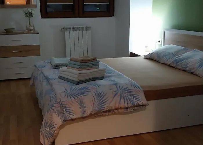 アパート F&m No 12 *